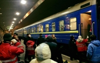 В Киеве с ж/д вокзала забрали 18 детей с отравлением, трое в тяжелом состоянии