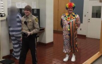 За вождение в нетрезвом виде в США задержали клоуна