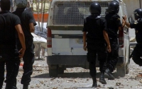 В «битве за мусор» пострадали десятки тунисских полицейских