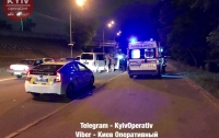 В Киеве автомобиль с военными угодил в двойное 