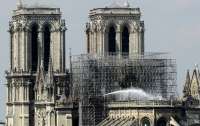 Собор Парижской Богоматери в Париже могут полностью не спасти, - настоятель