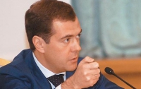 Медведев приказал провести зачистку авиакомпаний