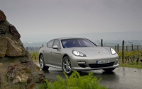 Porsche превратит Panamera в гибрид