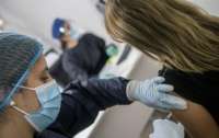 Темп вакцинации в Украине увеличился