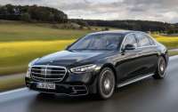 Mercedes почала продавати гібридний S 580 e, який можна підзаряджати на 