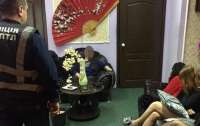 Три борделя обнаружили в арендованных квартирах Днепра