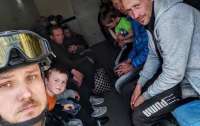 Украинские полицейские уговорили несколько десятков жителей Лисичанска эвакуироваться