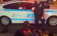 Полиция Нью-Йорка остановила автомобиль с детьми за рулем (видео)
