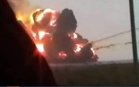 Мужчина погиб при пожаре от падения части ракеты с Байконура (видео)