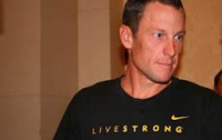 Компания Nike открестилась от Лэнса Армстронга