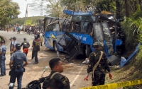 Жуткое ДТП на Филиппинах: автобус разнесло вдребезги, погибли 14 человек