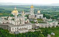 Пророссийский поп ведет себя в Почаевской лавре, как в собственной недвижимости