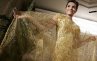 В Дубае продают женские блузы из золота
