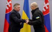 Фицо заявил, что Словакия не будет создавать препятствия Украине на пути в ЕС