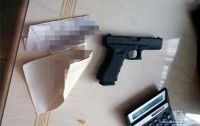 Полиция Киева изъяла у мужчины пистолет с тремя боекомплектами