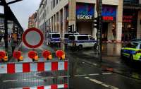 Стрельба в Дрездене: взявший заложников мужчина умер после полученных при задержании ранений