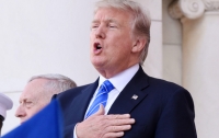 Трамп забыл слова гимна США (видео)
