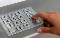 Мошенник снял 600 тысяч гривен из банкоматов