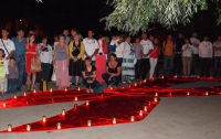 В Симферополе вспомнили умерших от СПИДа (ФОТО)