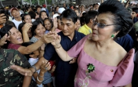 Вдова диктатора Филиппин желает заниматься политикой