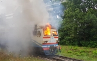 Этот поезд в огне: Электричка с пассажирами загорелась на ходу
