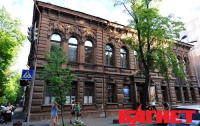 В центре Киева погибает уникальная памятка архитектуры (ФОТО)