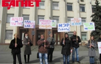 Симферопольские журналисты пообещали мэру бесплатно его вылечить (ФОТО)