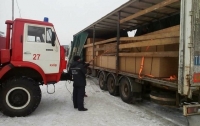 Спасатели выручили водителя грузовика в Киеве