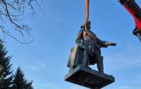 В Полтаве демонтировали монумент российскому царю Петру I