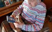 104-летняя одесситка получила загранпаспорт