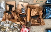 На Буковине полиция разоблачила банду торговцев оружия