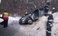 ДТП в Киеве: сугроб снега убил женщину
