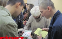 В Симферополе впервые прошла бесплатная ярмарка без денег и торговли (ФОТО)