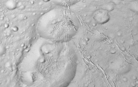 На спутнике Сатурна обнаружили снеговика