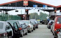 На границе с Польшей пьяный мужчина пытался побить женщину-пограничника