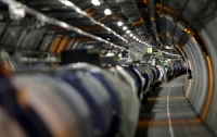 Физики столкнули протоны с огромной энергией в Большом ускорителе частиц
