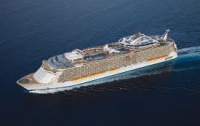Крупнейший в мире круизный лайнер горел в Карибском море 
