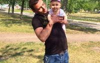 В Киеве на прогулке пропал мужчина с двухлетней дочерью