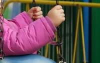 В Киеве мать-одиночку лишат родительских прав: трое детей жили в аду