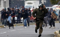 В Чили продолжаются столкновения студентов и полиции