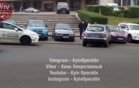 Девушка на учебном авто протаранила припаркованный автомобиль