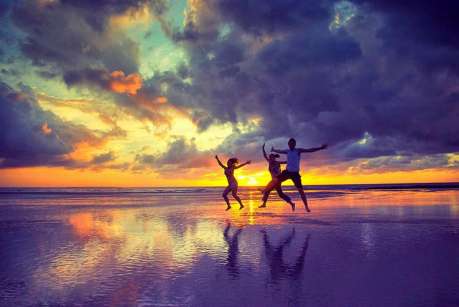 Ученые раскрыли секрет счастья и он действительно не в деньгах, - WP