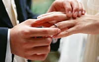 Украинцы вступают в брак без «испытательных сроков»
