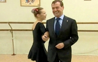 Медведев станцевал «Ладушки» (ВИДЕО)
