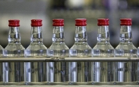 Водка в Украине исчезает с прилавков магазинов