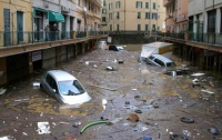 Стихия едва не смыла итальянский город Генуя (ФОТО)