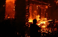 Очередное масштабное ЧП в Киеве: пожар на заводе едва не спровоцировал возгорания множества зданий