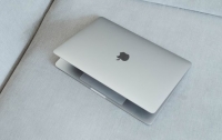 Apple запатентувала MacBook з двома екранами