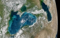 NASA показало фото бирюзовых вихрей в Черном море