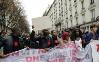 Во Франции правоохранители задержали более 700 школьников и студентов